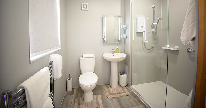 Self catering accommodation in Portree at Quiraing House with modern shower room