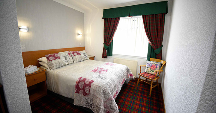Quiraing House accommodation in Portree contains a bed and breakfast double room