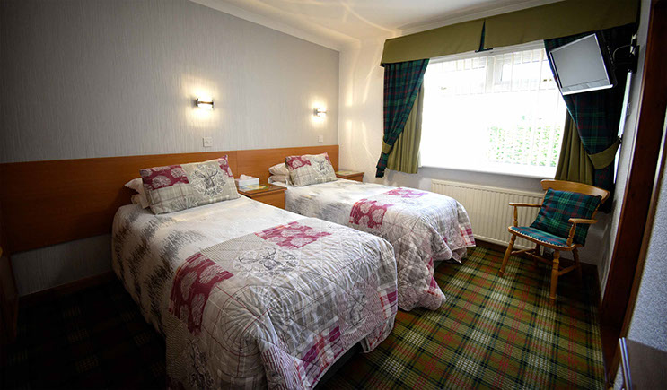 Twin room en suite bed and breakast accommodartion at Quiraing House in Portree on the Isle of Skye