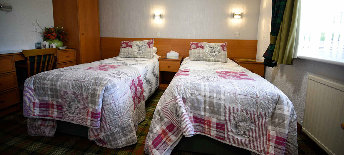 Quiraing House twin bedroom bed and breakfast accommodation in Portree on the Isle of Skye