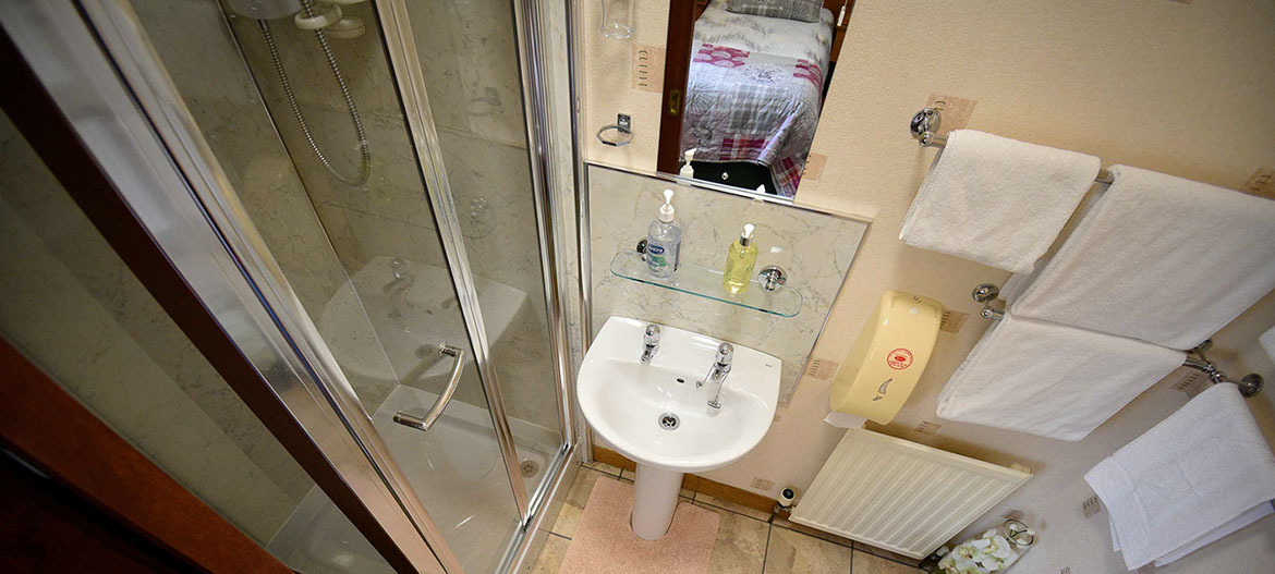 Quiraing House contains a shower room in our bed and breakfast twin room accommodation