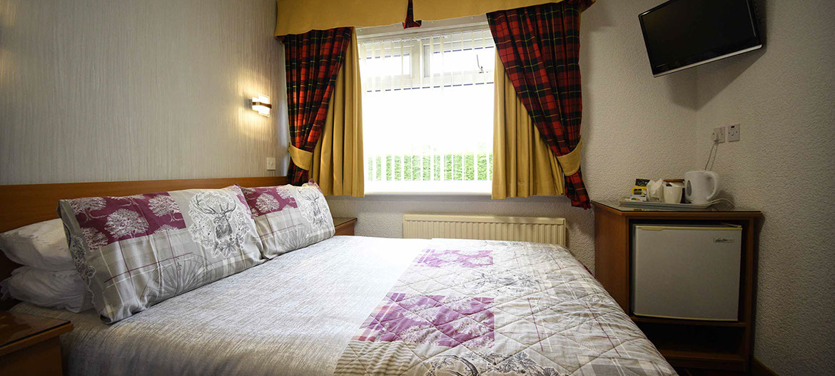 Bed and Breakfast Double room accommodation in Portree at Quiraing House