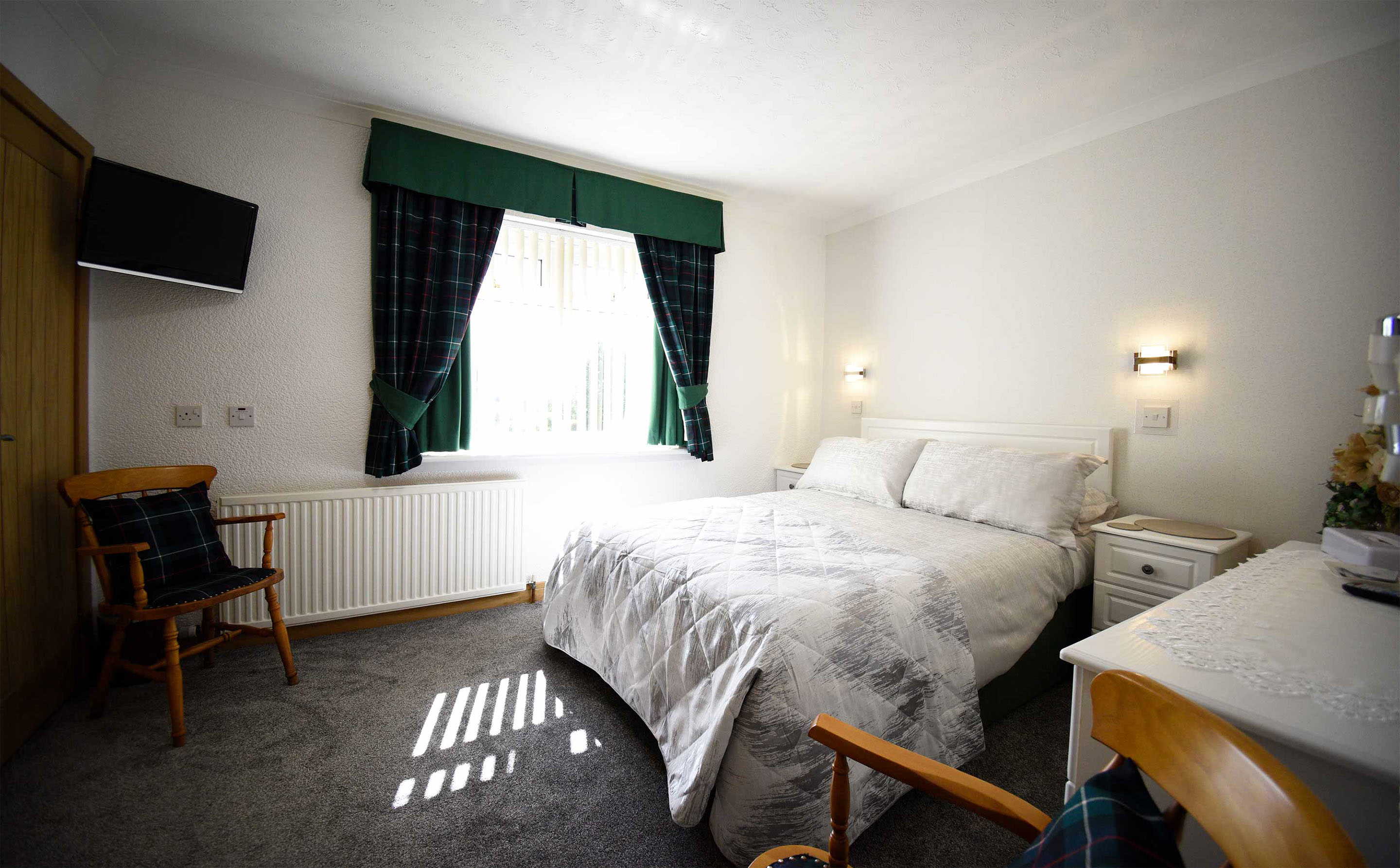Thistle Dubh Dandy is a self catering accommodation in Portree with open plan design