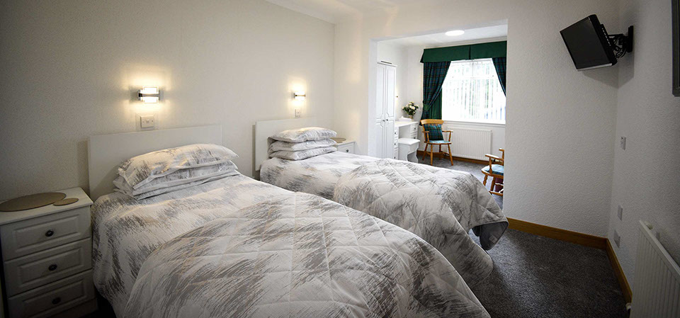 Quiraing House twin bed self catering accommodation in Portree with en suite shower room