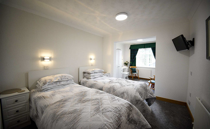 Quiraing House twin bed self catering accommodation in Portree with en suite shower room